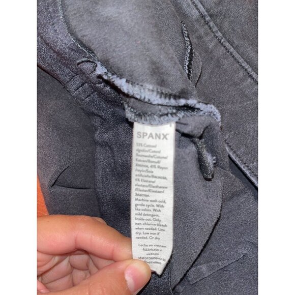 Spanx High Rise Twill Short - Washed Black - Womens size Large - Picture 10 of 10